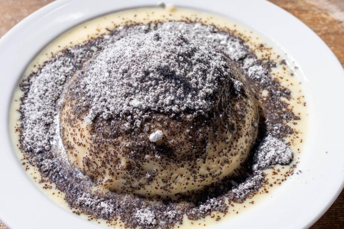 Wiedeńskie knedle z dużą ilościa maku