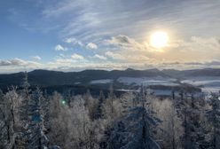 Beskidy. Trudne warunki, kilku turystów i kilkunastu szukających ich ratowników