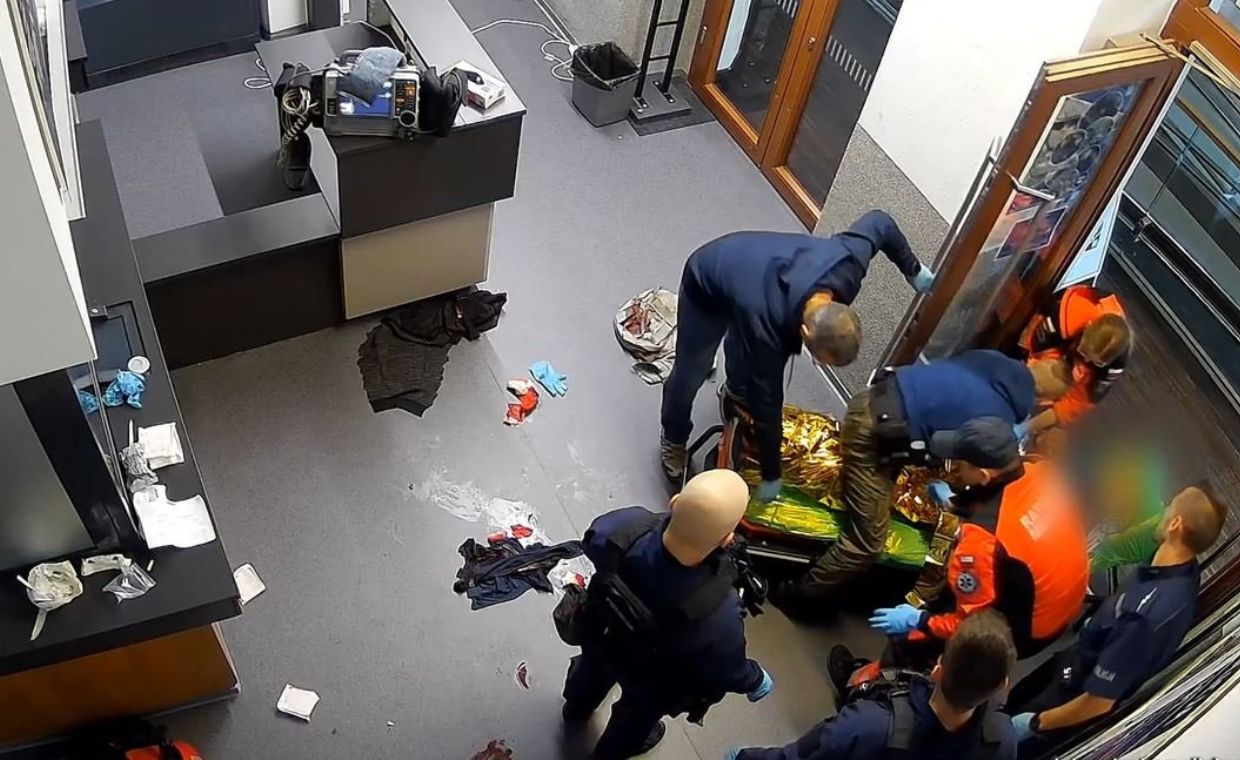 Wykrwawiał się na dworcu. Dramatyczna akcja ratunkowa policji