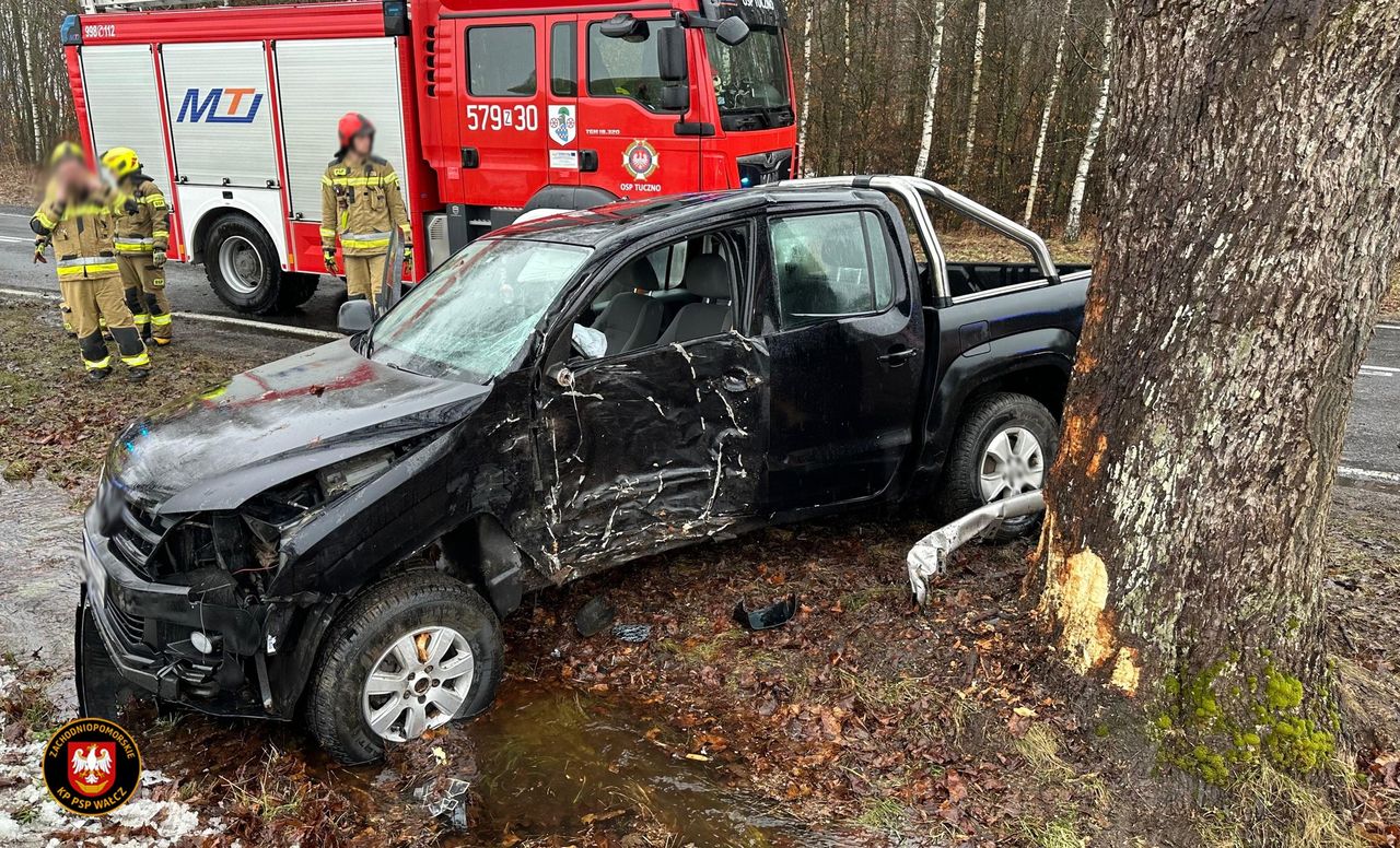 Rusinowo: Wypadek na DK22. Auto uderzyło w drzewo