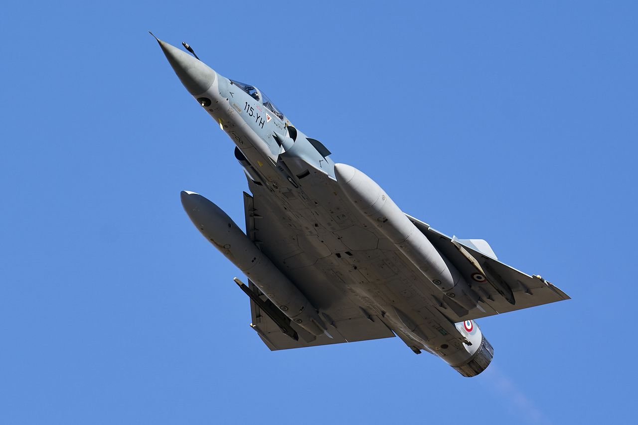 Mirage 2000.