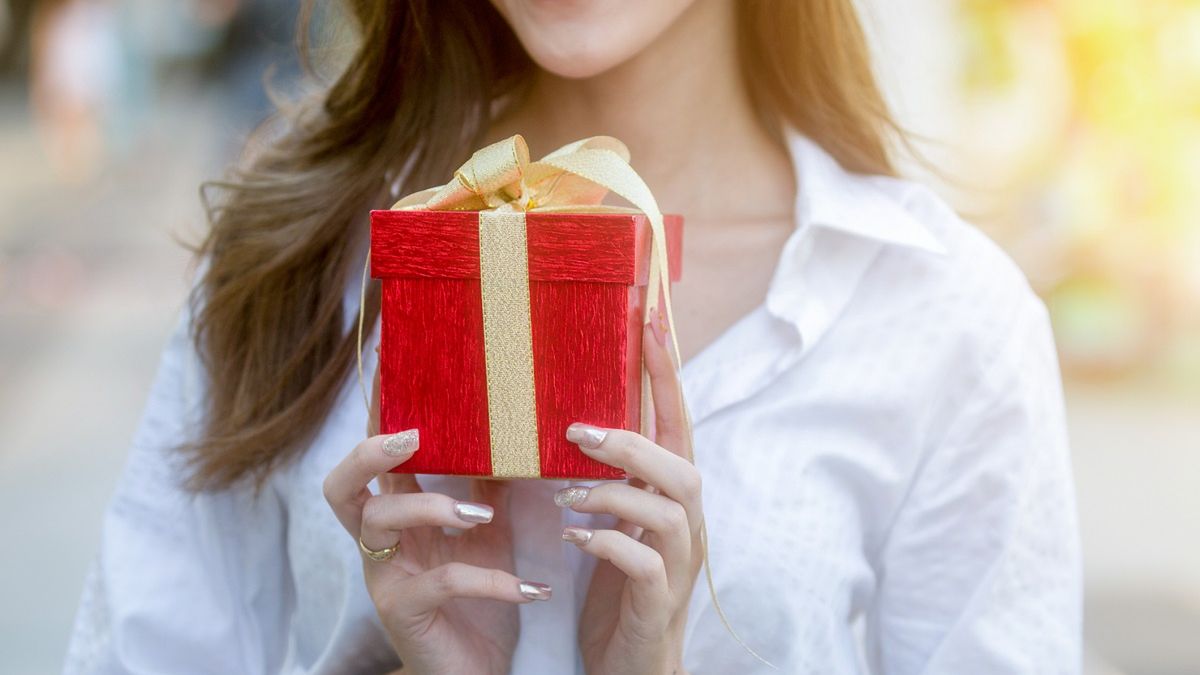 Szczęście daje dostawanie czy dawnaie?