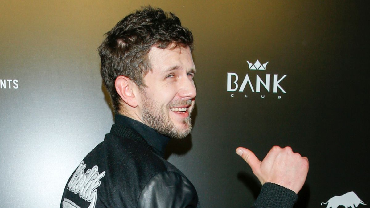 Jakie wykształcenie ma Antek Królikowski?