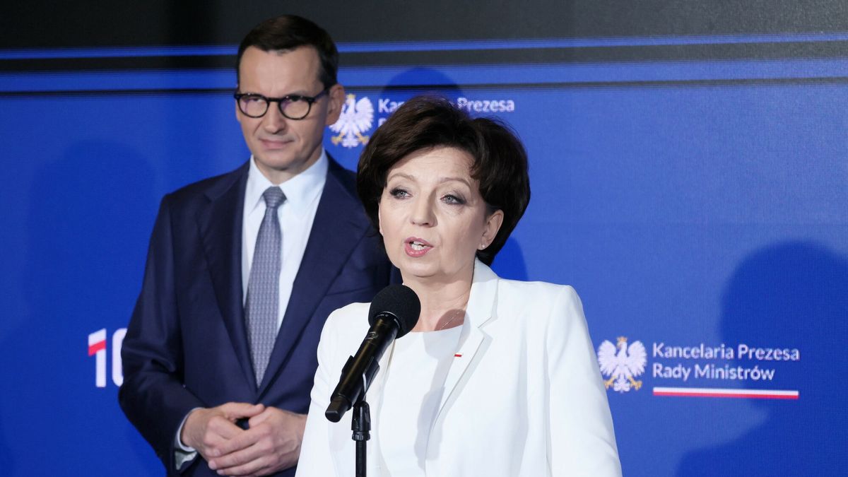 Premier Mateusz Morawiecki i minister rodziny i polityki społecznej Marlena Malag