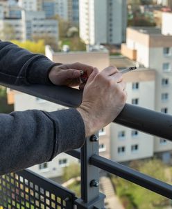 Koniec z paleniem na balkonach? Sąsiedzi narzekają na uciążliwy smród