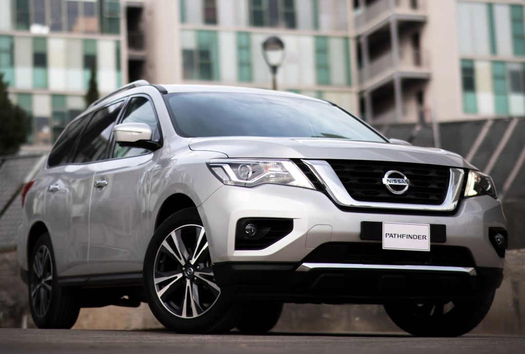Nissan Pathfinder 1