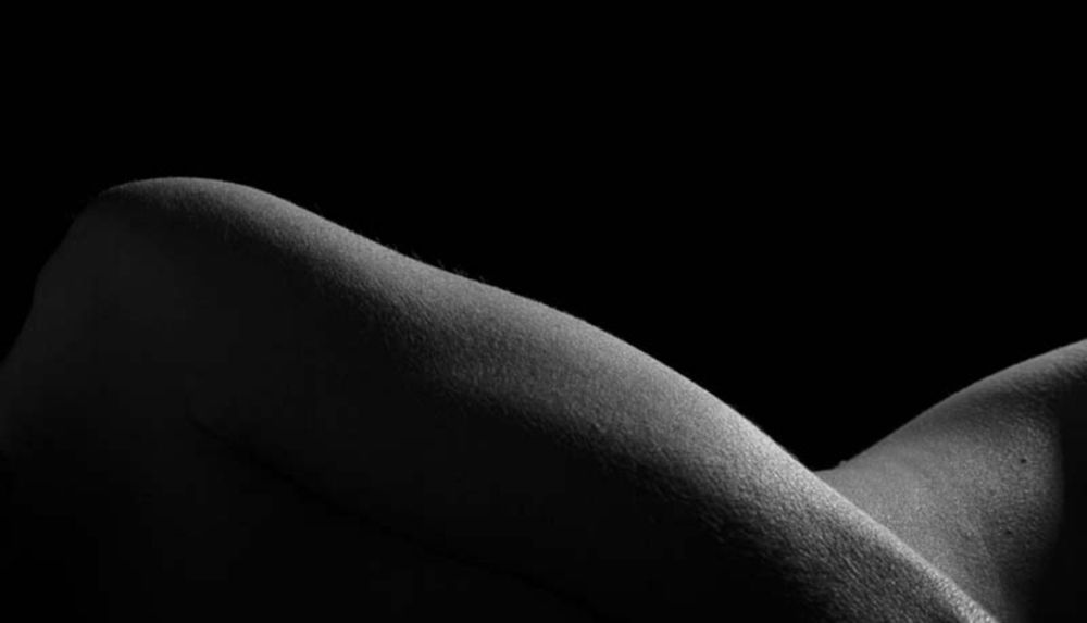 Niewidomy fotograf tworzy piękne krajobrazy z kobiecych ciał 2