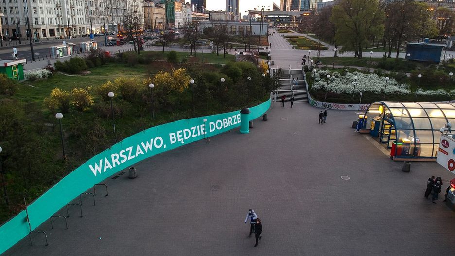 W Warszawie powstały cztery murale ku pokrzepieniu serc.