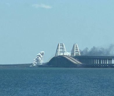 Gigantyczny korek na moście Krymskim. Na odprawę czeka 1300 samochodów [RELACJA NA ŻYWO]