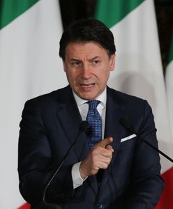 Koronawirus. Włochy łagodzą obostrzenia i zapowiadają "koegzystencję z wirusem"