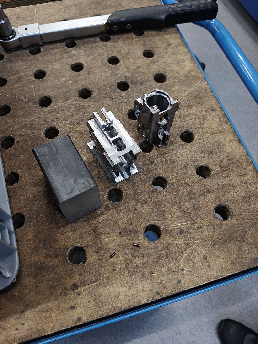 Etapy produkcji obsady lufy do karabinka Grot.