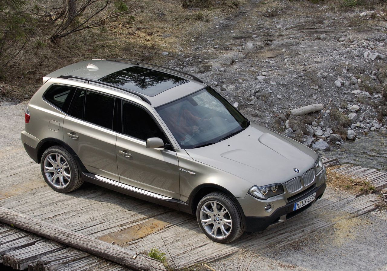 Używane BMW X3 (E83) to niezły SUV za nieduże pieniądze. Sprawdź