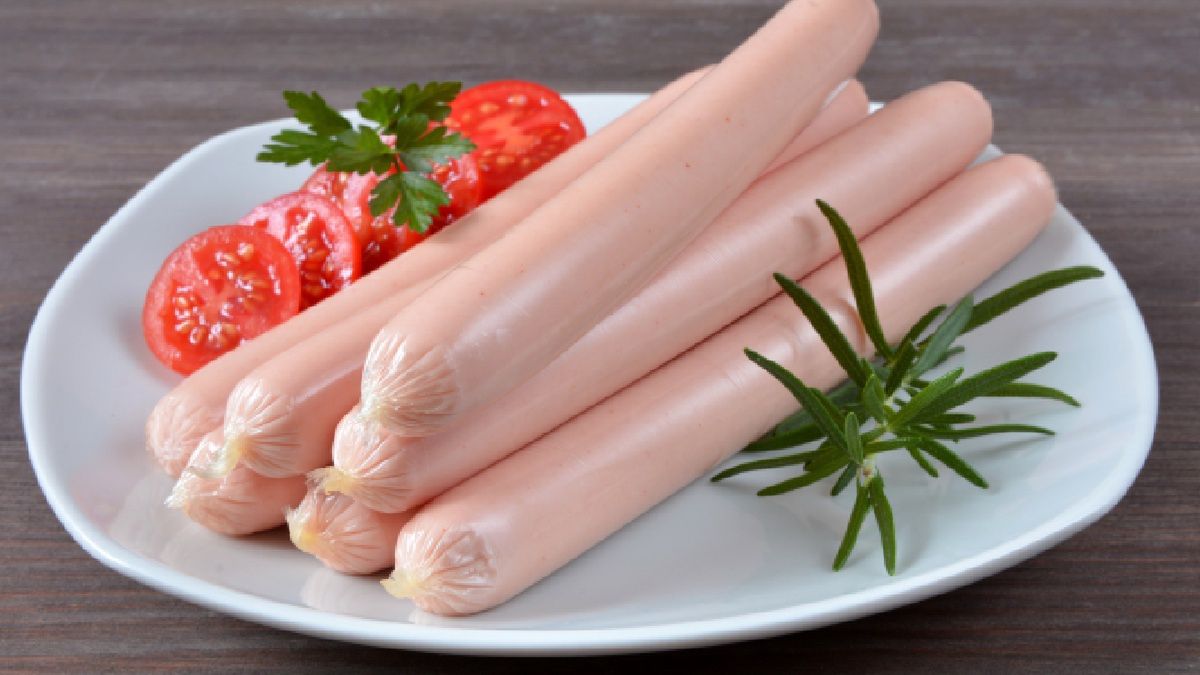 Folii po parówkach nie należy wyrzucać do żółtego kontenera