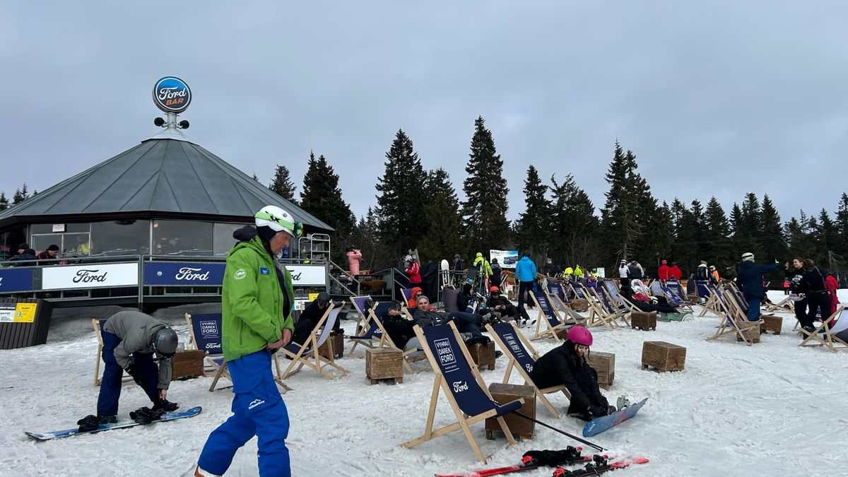 Czeskie ośrodki narciarskie wypełniają zadowoleni turyści 