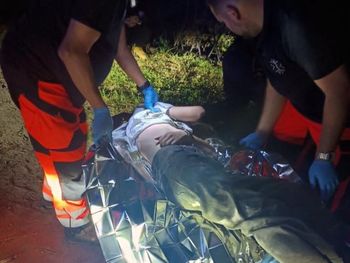 Nieprzytomna nastolatka leżała w zaroślach. Taksówkarz wezwał służby