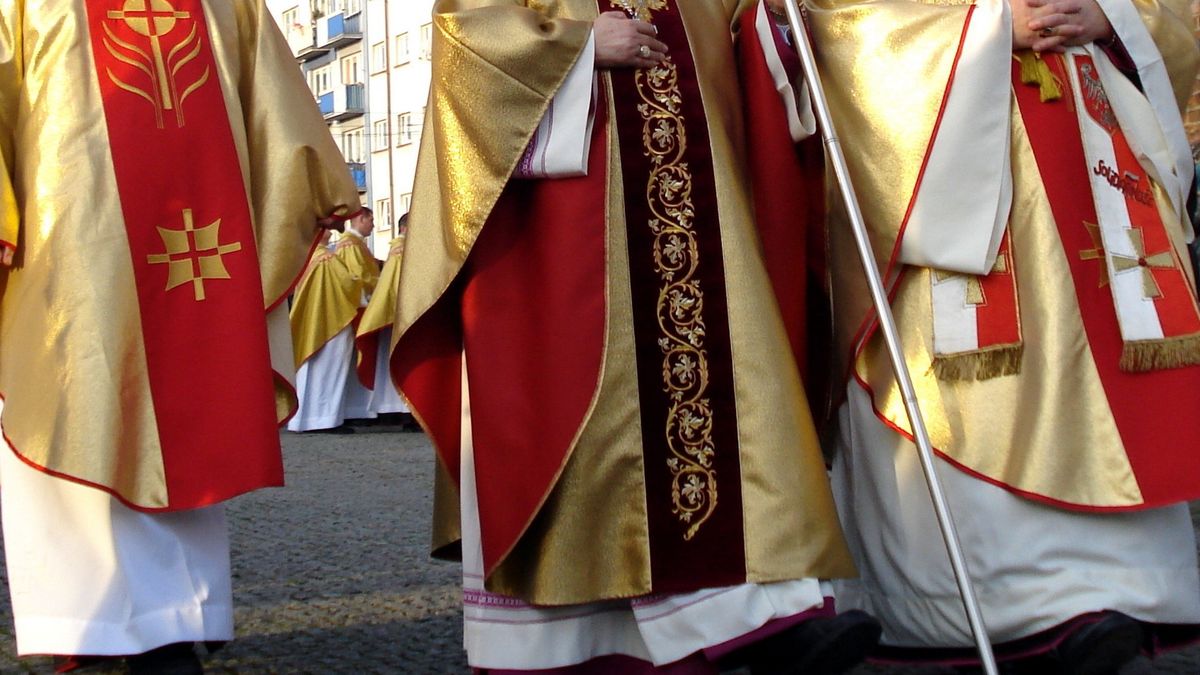 Czy księża korzystali z aplikacji dla gejów?  (zdjęcie poglądowe)
