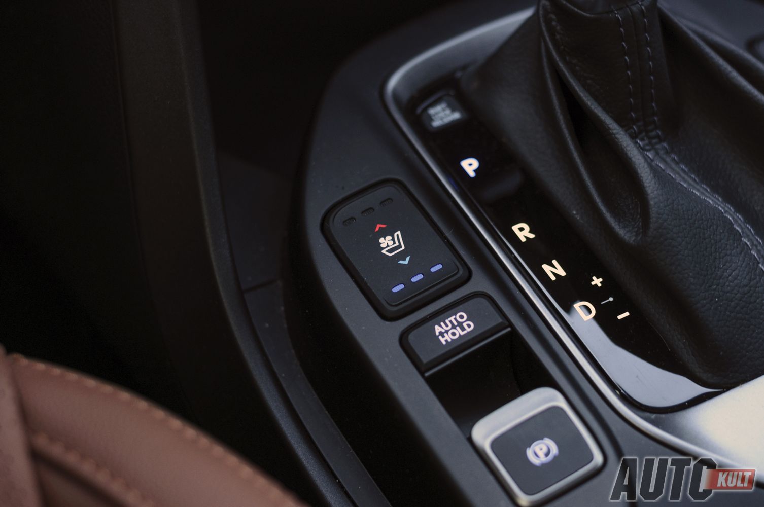 Hyundai Grand Santa Fe 2,2 CRDi Platinum - test [galeria zdjęć] 19
