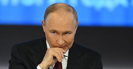 Ekspert o rozmowach pokojowych. Putin może grać na czas