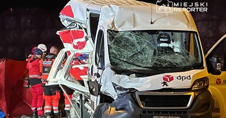 Chciał pomóc zepchnąć busa. Dramat na trasie S2
