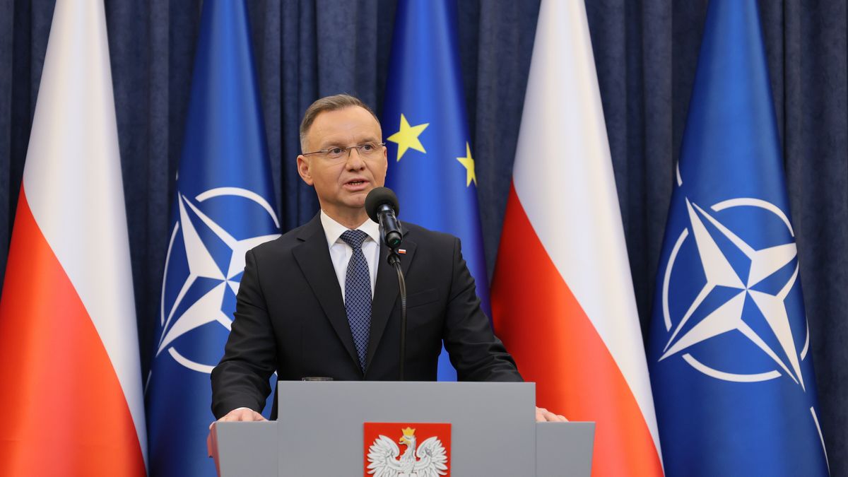 Warszawa, 15.01.2024. Prezydent RP Andrzej Duda podczas wypowiedzi dla mediów, po spotkaniu z premierem Donaldem Tuskiem, 15 bm. w Pałacu Prezydenckim w Warszawie. (mr) PAP/Paweł Supernak