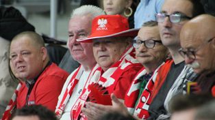 Kibice na meczu Polska - Rumunia w piłce ręcznej kobiet w Radomiu. Dopingowałeś Biało-Czerwonym w tym pojedynku. Szukaj się na zdjęciach