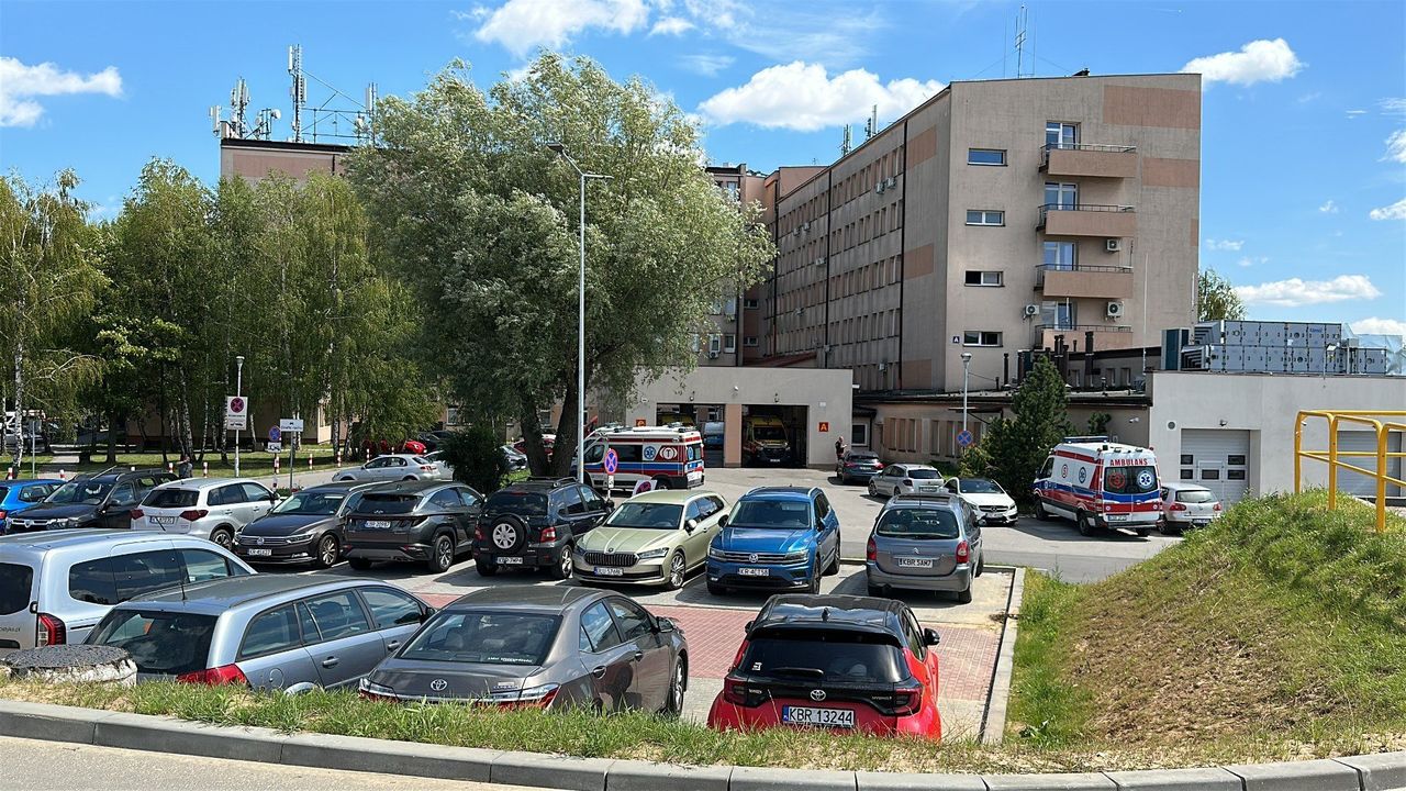 Brzesko: Powiat planuje budowę podziemnego parkingu obok szpitala