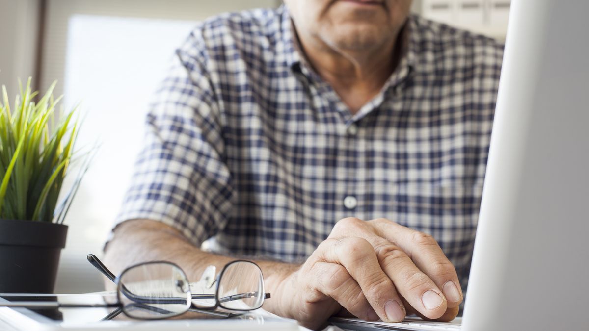 Oszuści namawiają do zainstalowania tzw. zdalnego pulpitu. W ten sposób uzyskują dostępy do loginów, haseł m.in. do bankowości elektronicznej. 