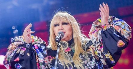 TYLKO NA PUDELKU: Maryla Rodowicz wystąpiła w TVP na "Sylwestrze Marzeń" w sukni ozdobionej SEDESAMI I WAGINAMI (ZDJĘCIA)