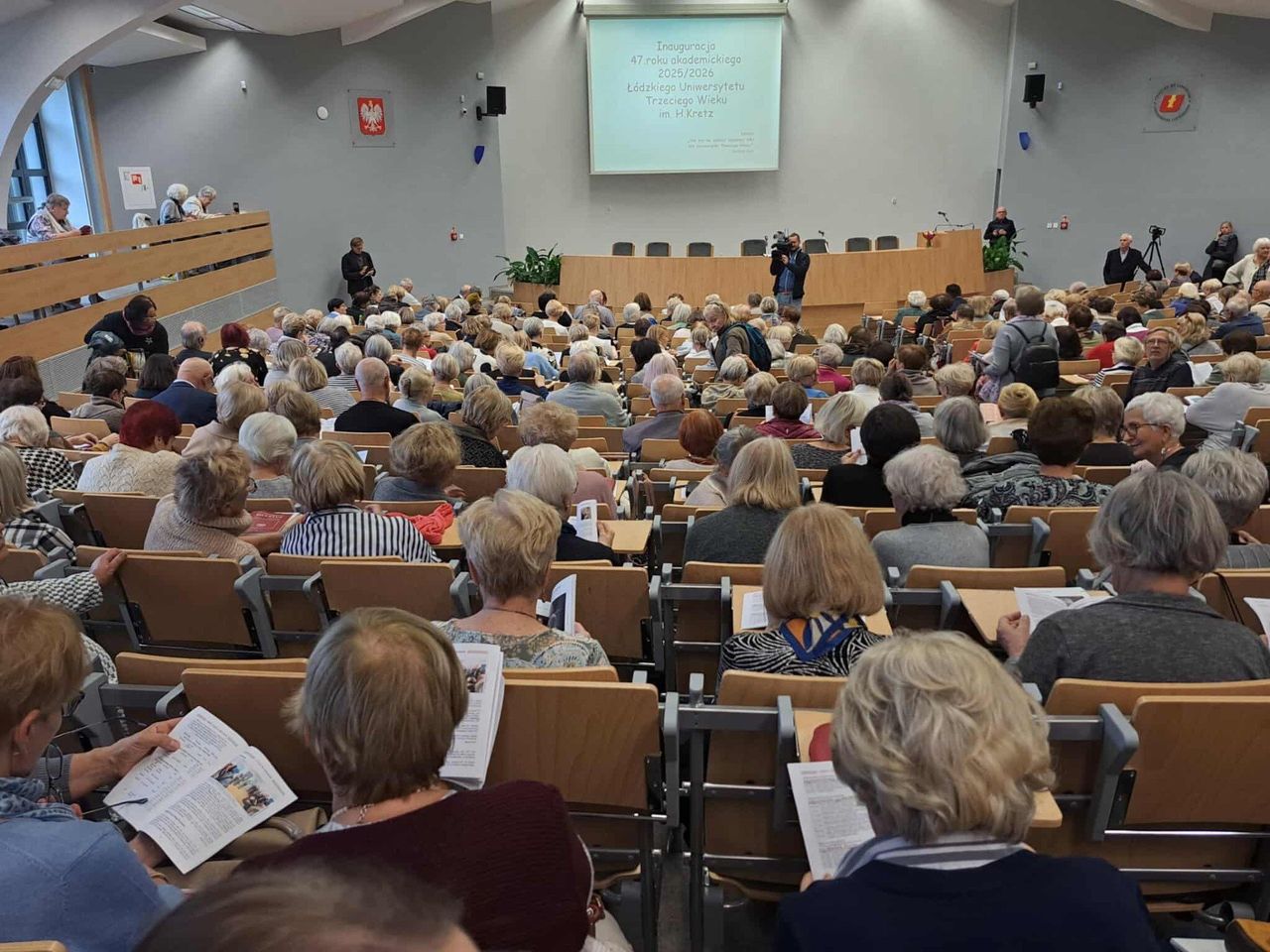 Łódź: Tłum studentów na inauguracji! Seniorzy rozpoczęli nowy rok akademicki