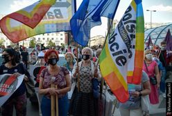 Strajk kobiet. Polskie Babcie ramię w ramię z protestującymi