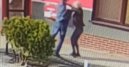 Pracownica poczty zwróciła mu uwagę. Skandaliczne nagranie z Zabrza