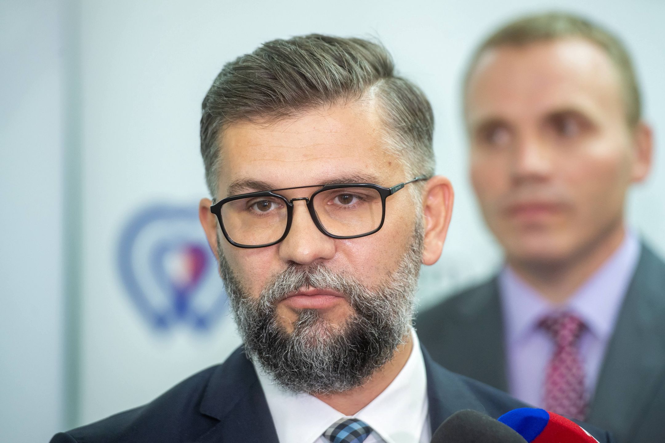 Szczepionki na COVID-19. Lekarz: Skrócenie czasu pomiędzy dawkami jest zasadne