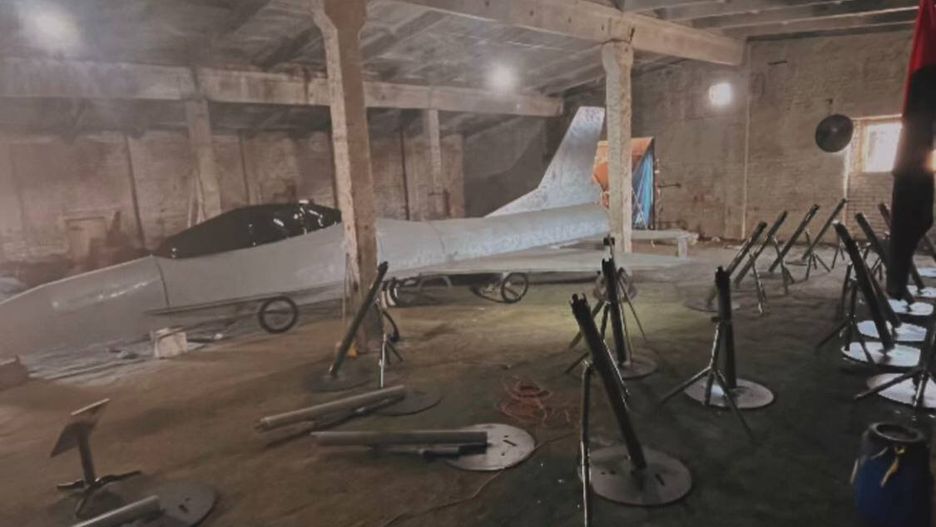 Ukraińska makieta samolotu F-16 podczas produkcji.