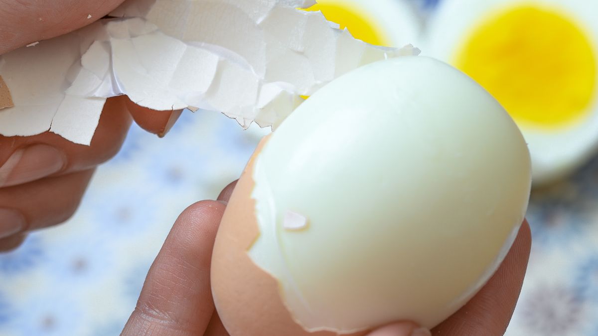 To sposób na bezproblemowe obieranie jajek