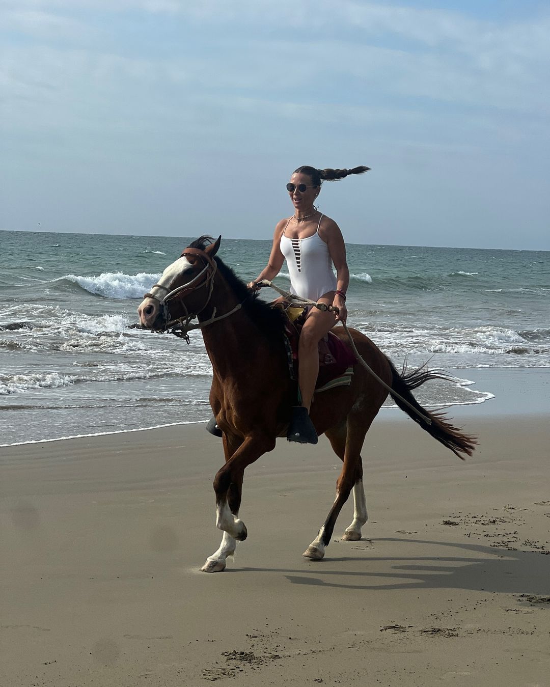 Kinga Rusin na plaży (Instagram)