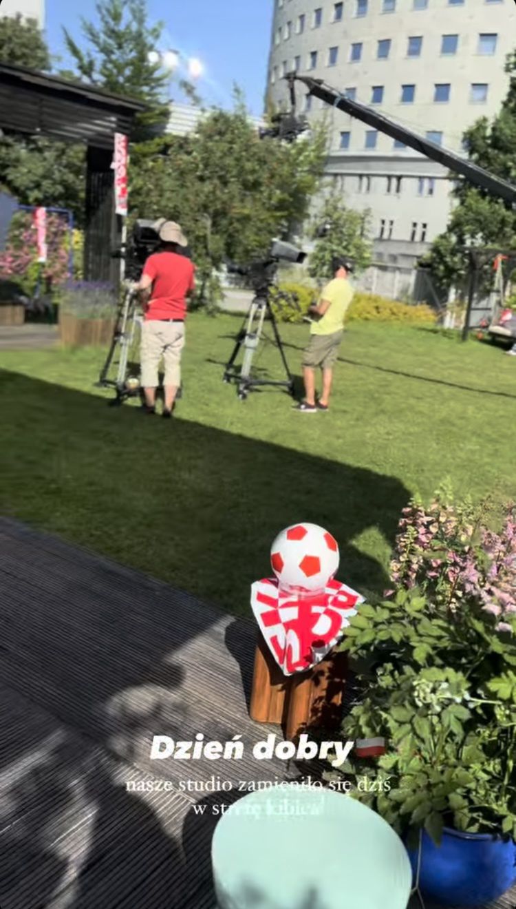 Studio "Pytanie na śniadanie" w polskich barwach 