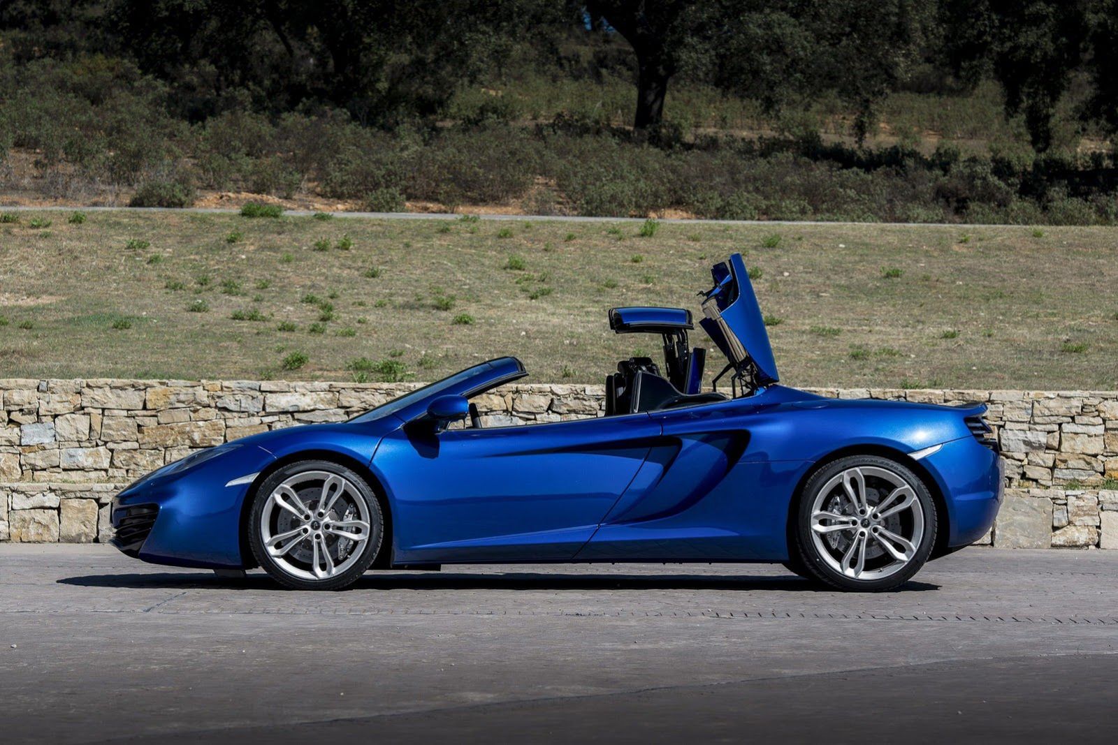 McLaren MP4-12C Spider - obszerna galeria prosto od producenta 15