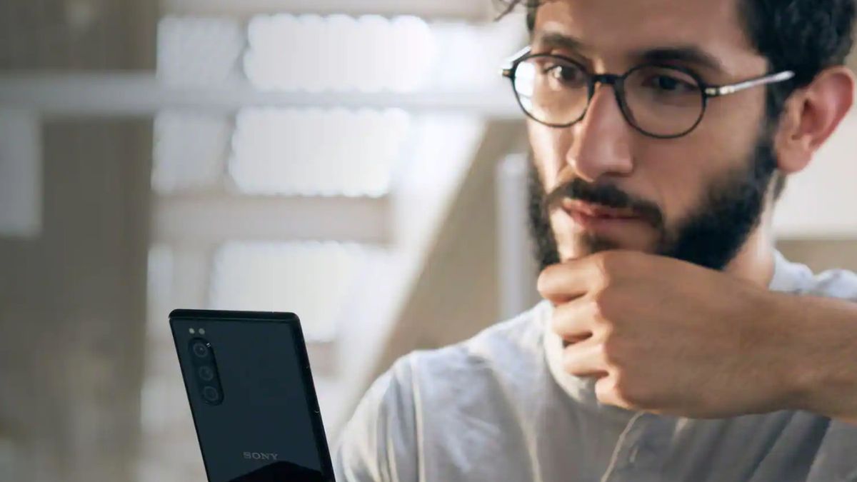 Sony Xperia 5 II w pełnej krasie. Może być lepsza od Xperii 1 II 1