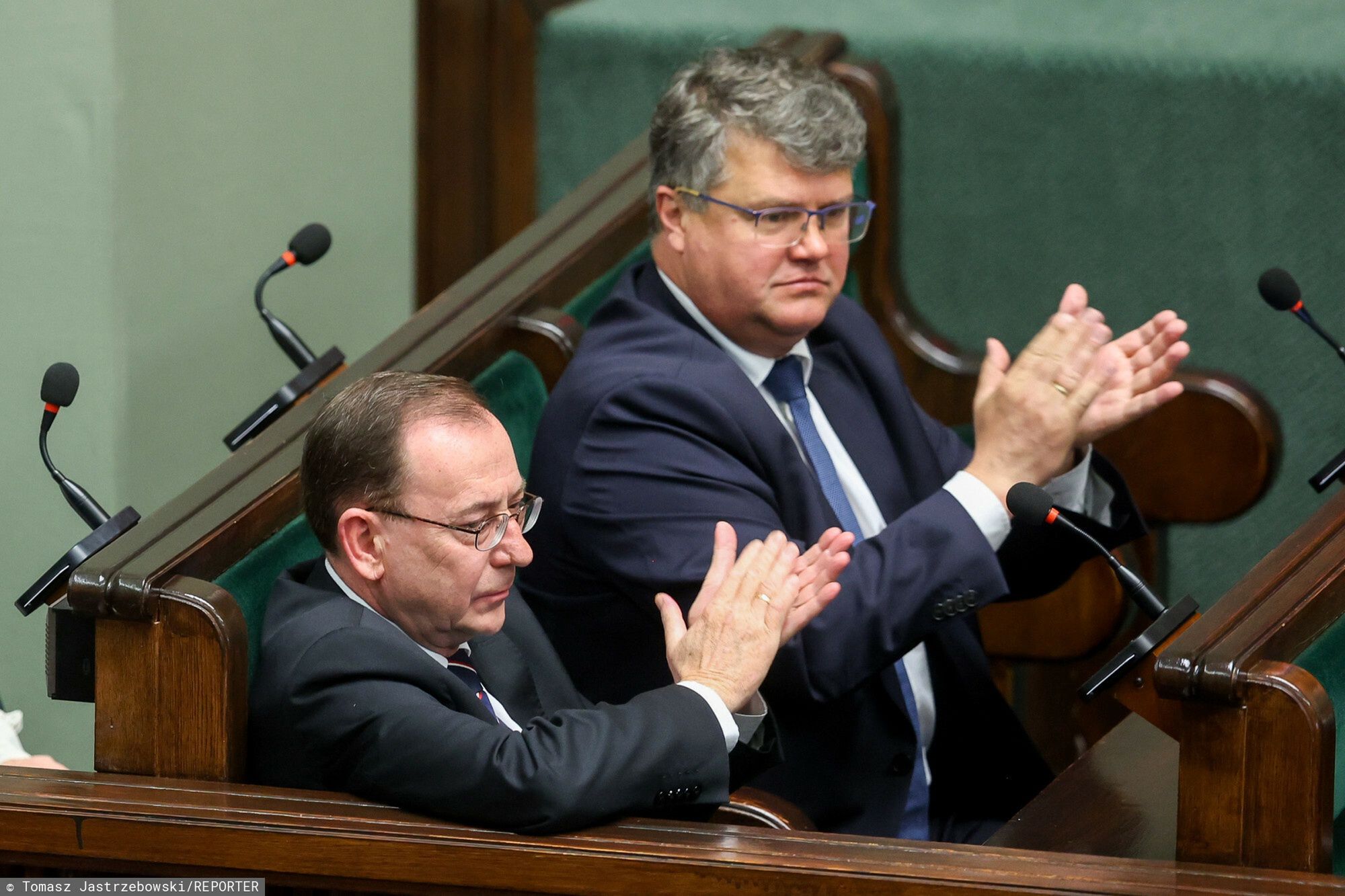 Mariusz Kamiński, koordynator służb specjalnych, i Maciej Wąsik, sekretarz Kolegium do Spraw Służb Specjalnych