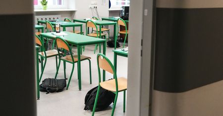 Uczeń zaatakował nauczycielkę podczas lekcji.  62-latka w szpitalu