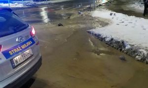 Zapadlisko w jezdni. Groźna awaria w Warszawie