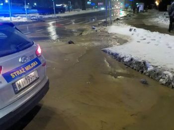 Zapadlisko w jezdni. Groźna awaria w Warszawie