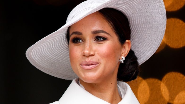 Brytyjski tabloid ujawnił, ile warta jest szafa Meghan Markle: podliczono ceny jej zeszłorocznych stylizacji. Taniocha? 