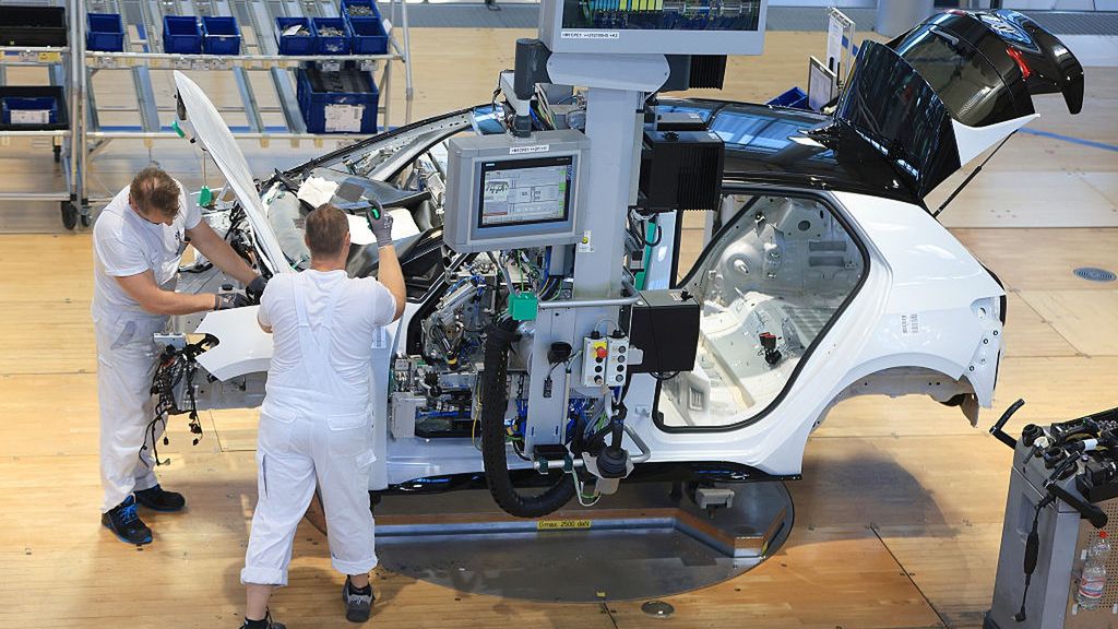 Inside The Volkswagen AG VW ID.3 Automobile Factory
Bloomberg
vehicles, emea, manufacture, transportation and logistics, european, fabrication, vehicle, german, business news, city transport, autos, e.u., eu, automotive, cars, automobiles, automobile, automotive industry, auto, industries, transport, euro members