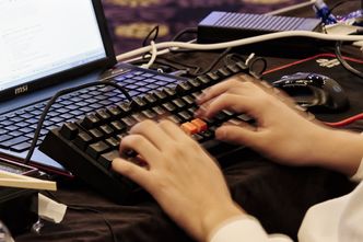 Trwa wojna w cyberprzestrzeni. Hakerzy zaatakowali ponad 6 tys. rosyjskich stron