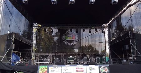 Nocna ewakuacja festiwalu w Brzeszczach. Powód: burze i groźna nawałnica nad Małopolską
