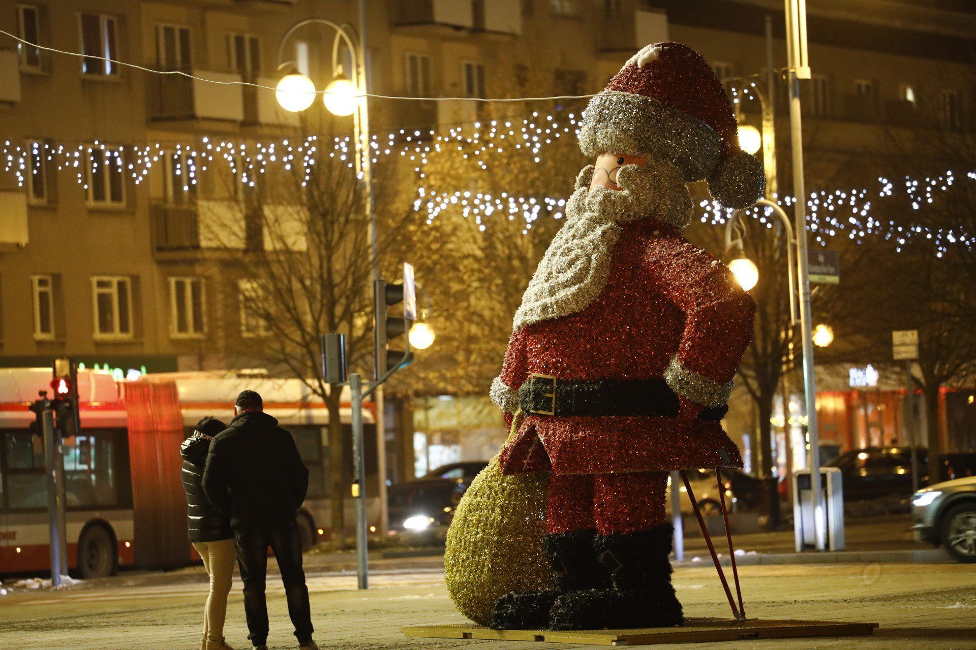 Świąteczna Częstochowa po zmroku