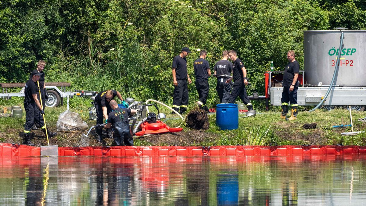 Wyciek ropy w Rogowie