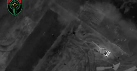 Ukraińcy niszczą jednym pociskiem rosyjski czołg. Mocne wideo