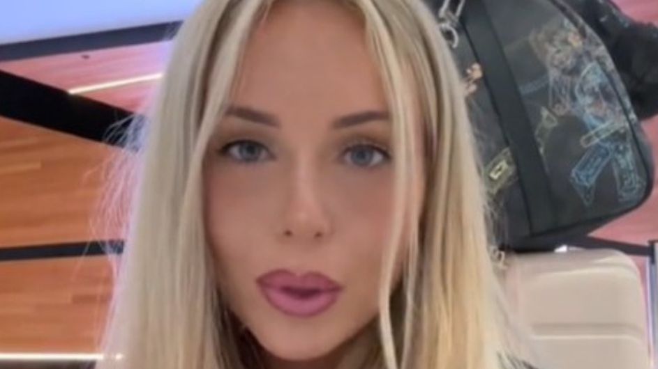 Zawrócili ją sprzed samolotu. "Wsadziliby cię do celi"